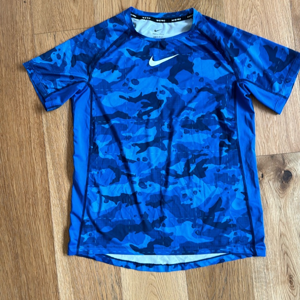 Boys XL Nike Pro Dri-Fit shirt